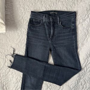 ARITZIA DENIM // The Nico Midrise Skinny Crop // Size 25